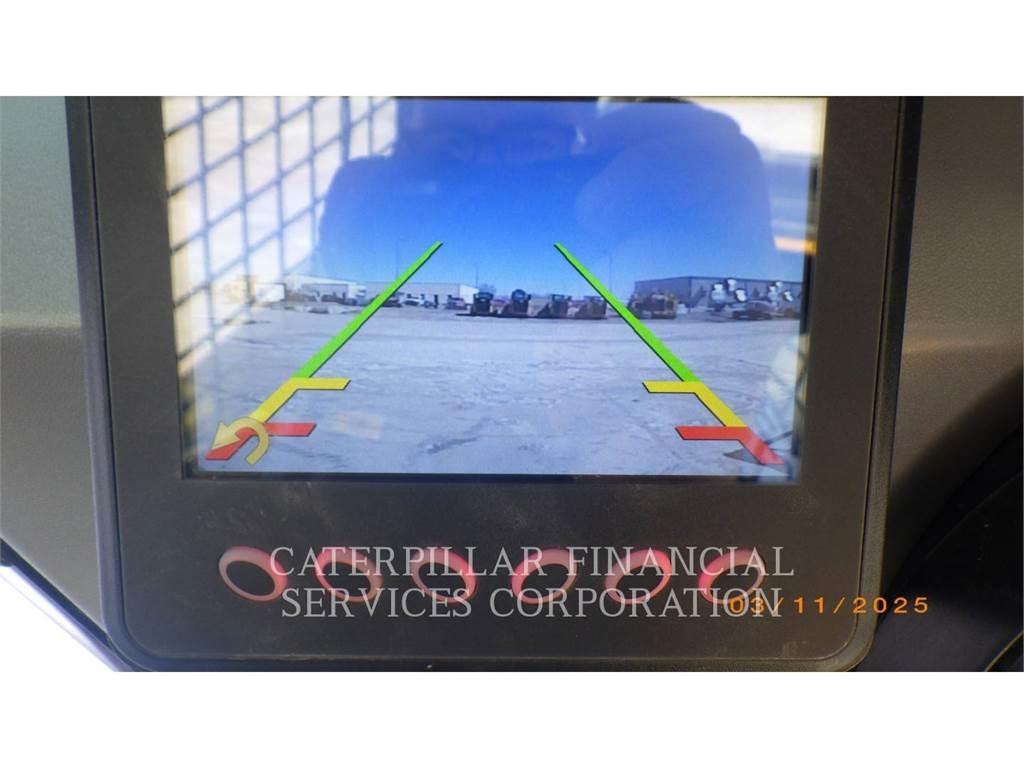 CAT 262D3 لوادر انزلاقية التوجيه