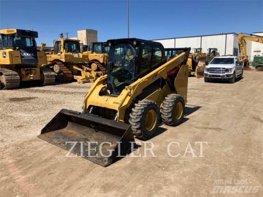 CAT 262D3 لوادر انزلاقية التوجيه