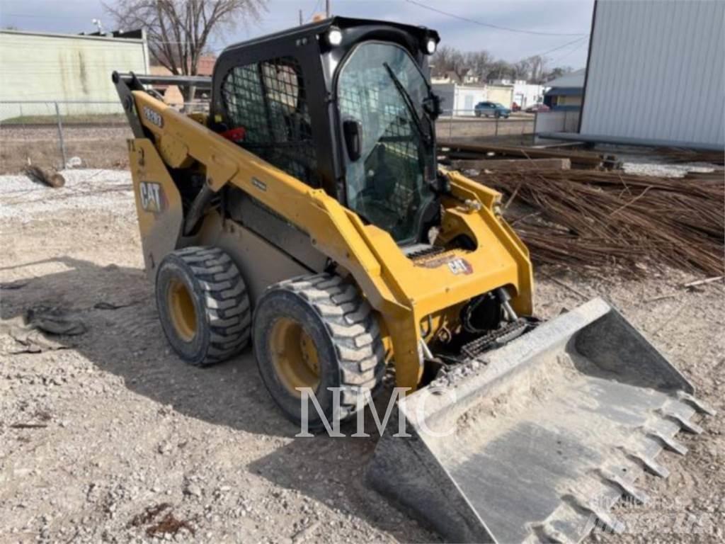 CAT 262D3 لوادر انزلاقية التوجيه