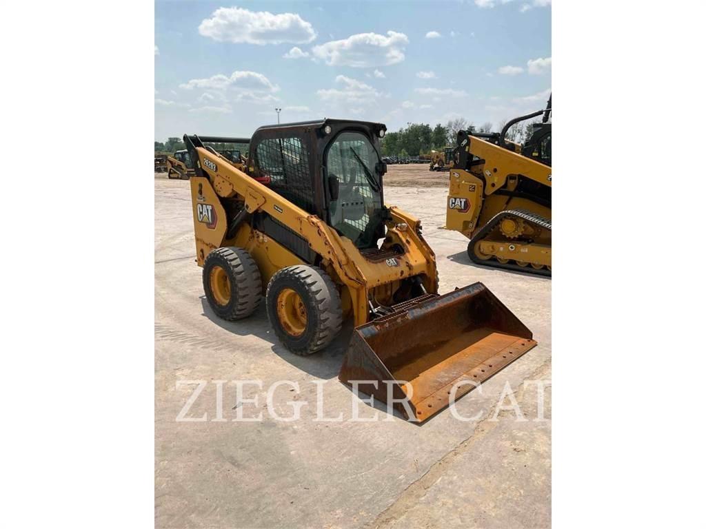 CAT 262D3 لوادر انزلاقية التوجيه