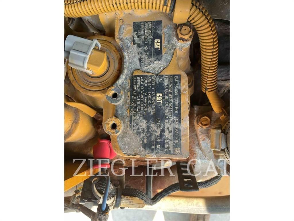 CAT 262D3 لوادر انزلاقية التوجيه