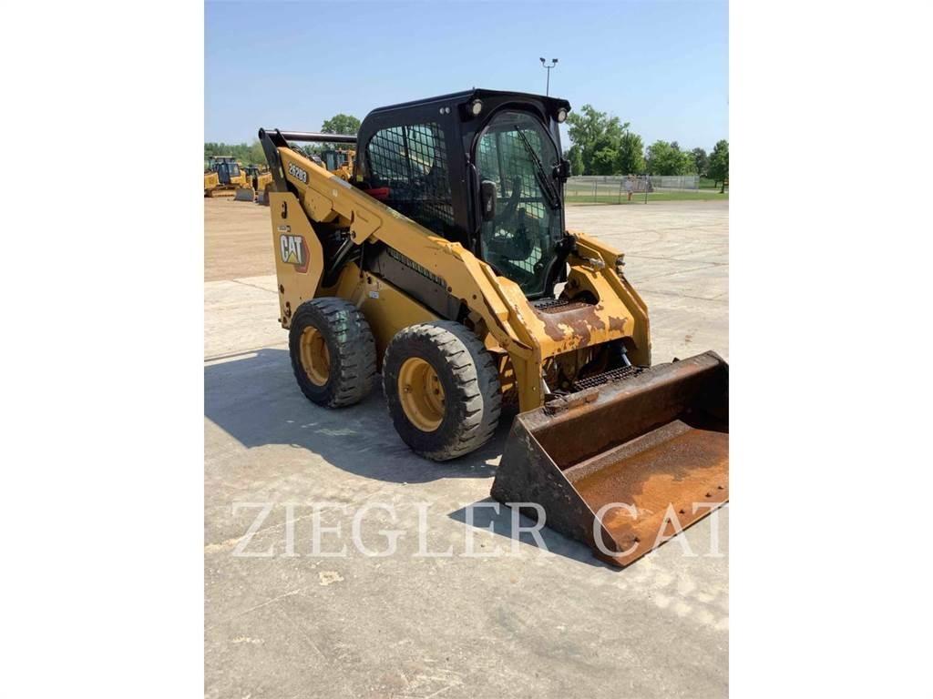 CAT 262D3 لوادر انزلاقية التوجيه