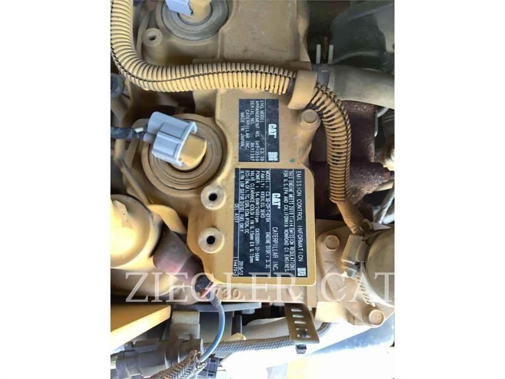 CAT 262D3 لوادر انزلاقية التوجيه