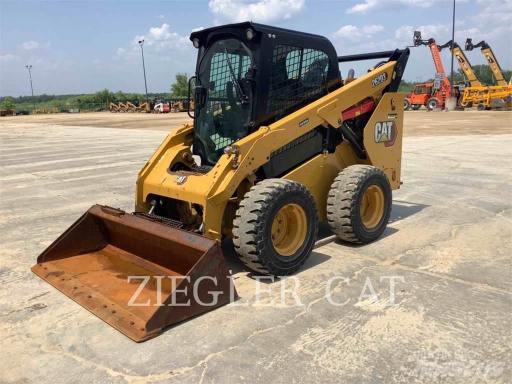 CAT 262D3 لوادر انزلاقية التوجيه