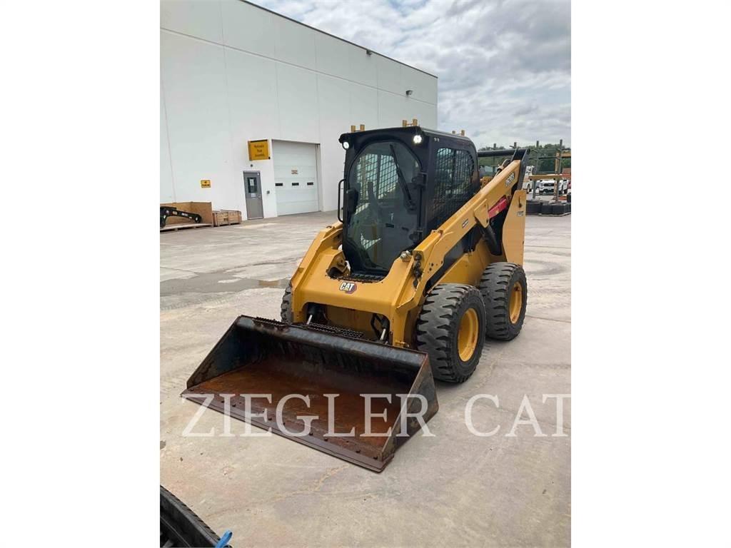 CAT 262D3 لوادر انزلاقية التوجيه