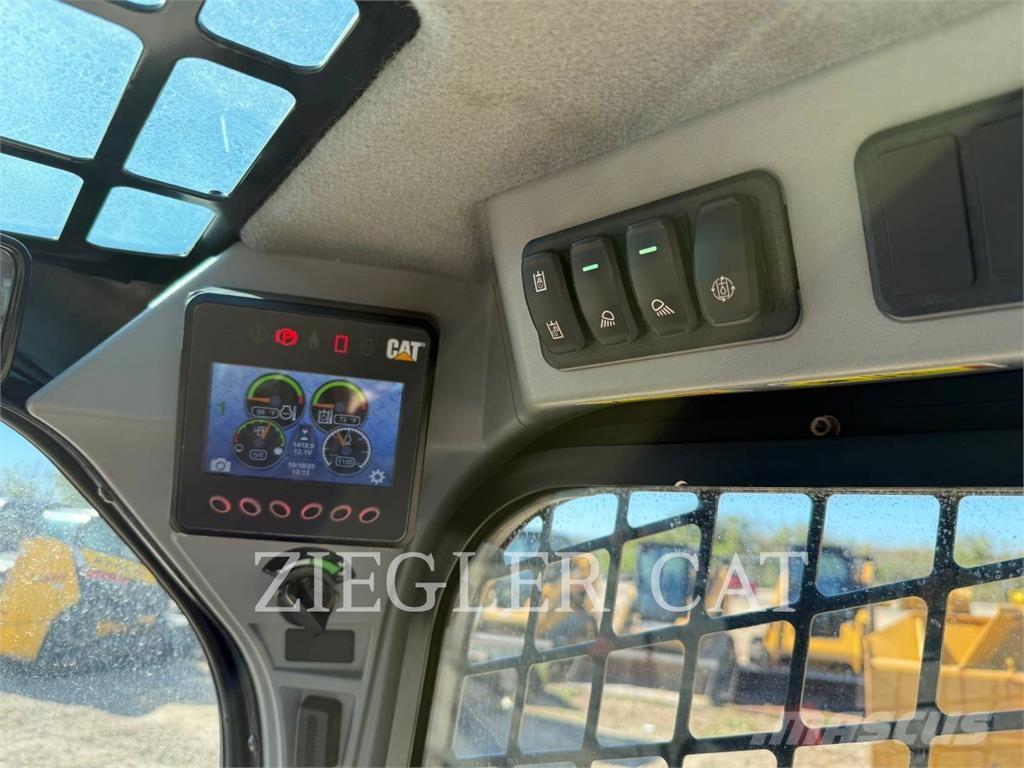 CAT 262D3 لوادر انزلاقية التوجيه