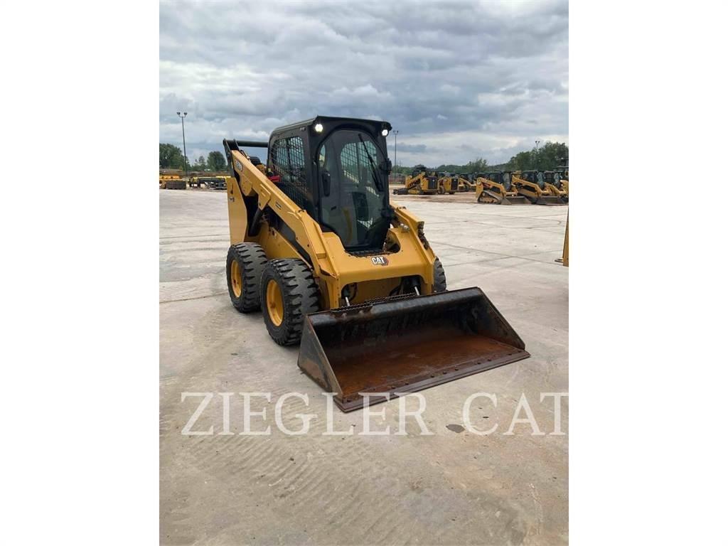 CAT 262D3 لوادر انزلاقية التوجيه