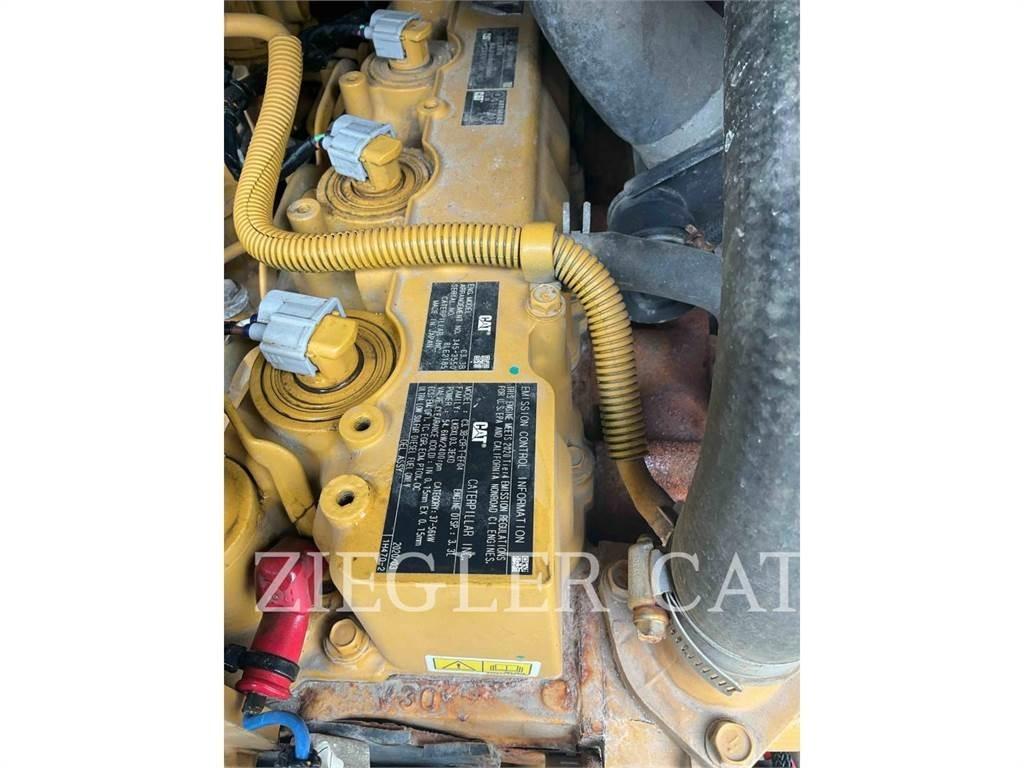 CAT 262D3 لوادر انزلاقية التوجيه