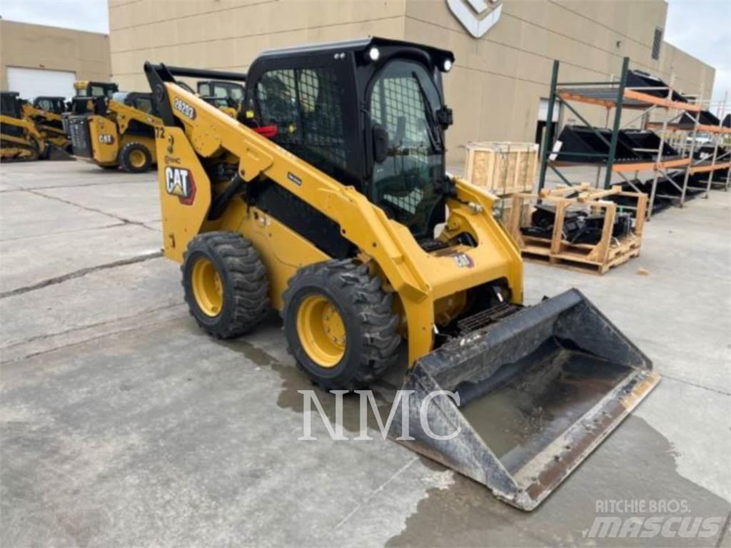 CAT 262D3 لوادر انزلاقية التوجيه