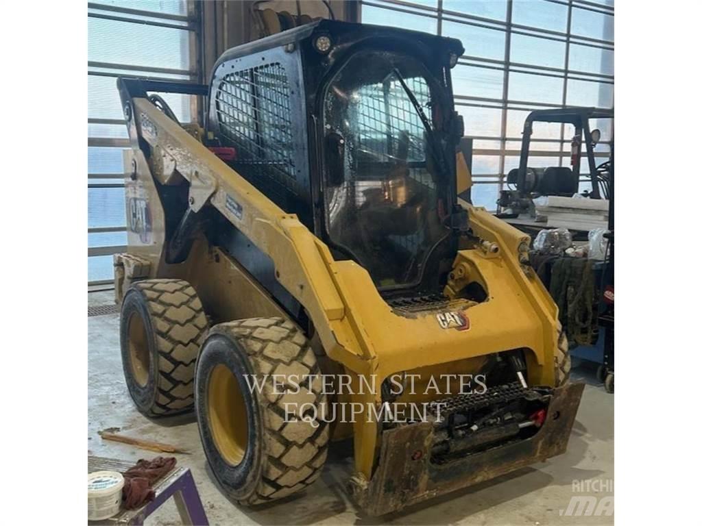 CAT 262D3 لوادر انزلاقية التوجيه