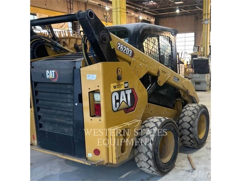 CAT 262D3 لوادر انزلاقية التوجيه