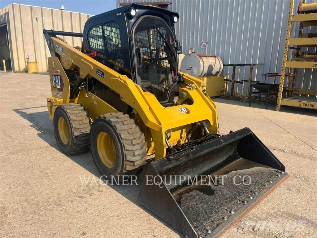 CAT 262D3 لوادر انزلاقية التوجيه