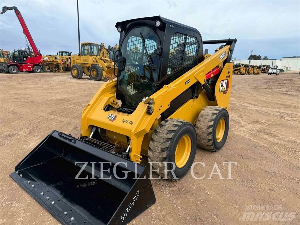 CAT 262D3 لوادر انزلاقية التوجيه