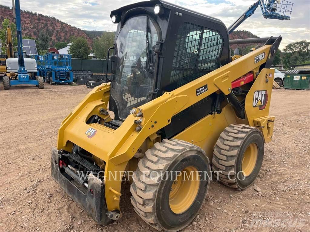 CAT 262D3 لوادر انزلاقية التوجيه