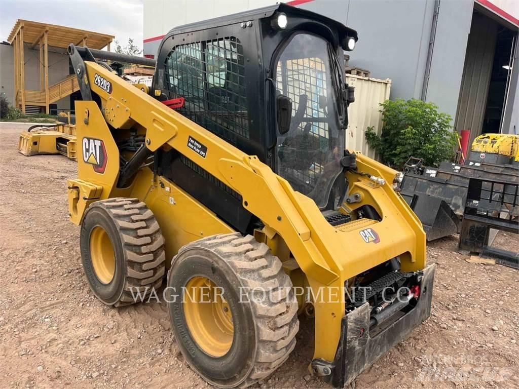 CAT 262D3 لوادر انزلاقية التوجيه