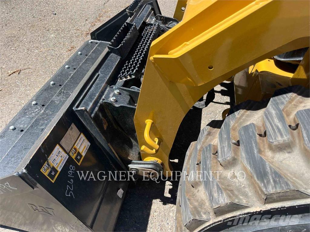 CAT 262D3 لوادر انزلاقية التوجيه