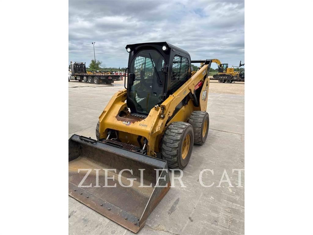 CAT 262D3 لوادر انزلاقية التوجيه