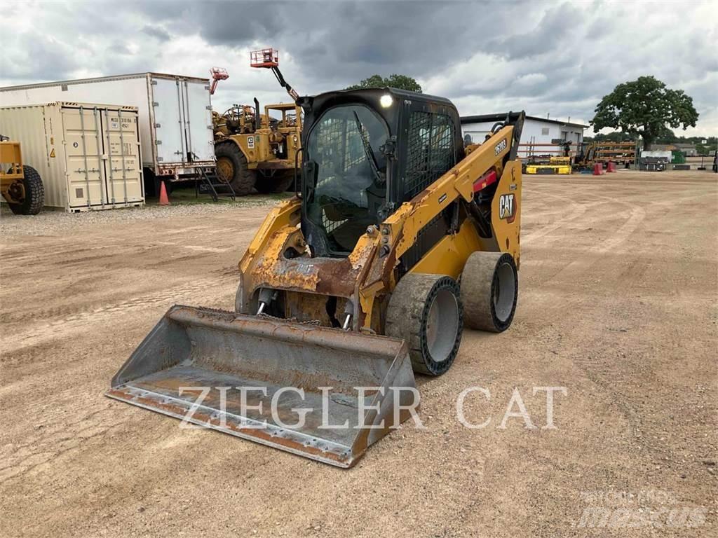 CAT 262D3 لوادر انزلاقية التوجيه