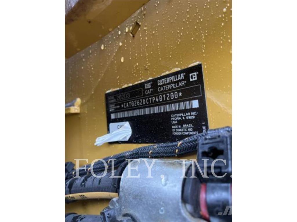 CAT 262D3 لوادر انزلاقية التوجيه