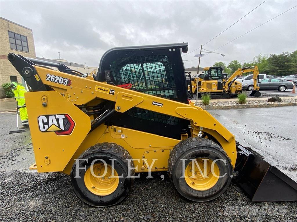CAT 262D3 لوادر انزلاقية التوجيه