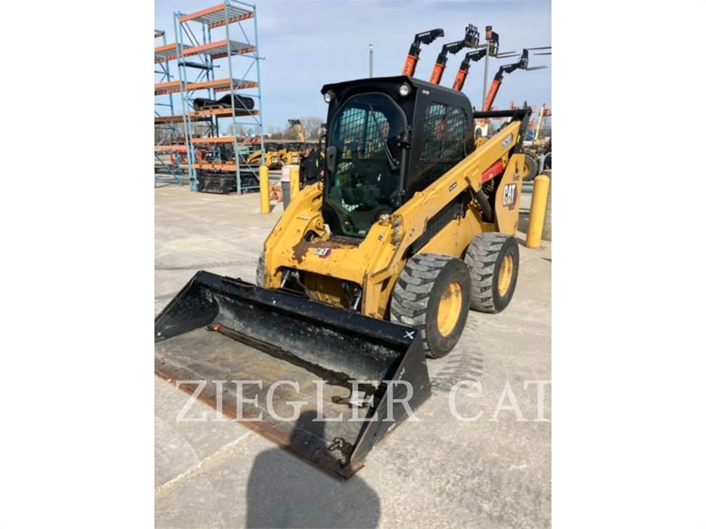 CAT 262D3 لوادر انزلاقية التوجيه