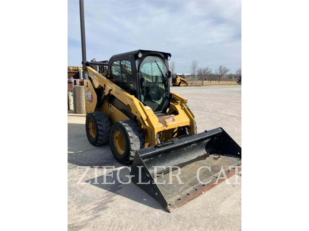 CAT 262D3 لوادر انزلاقية التوجيه