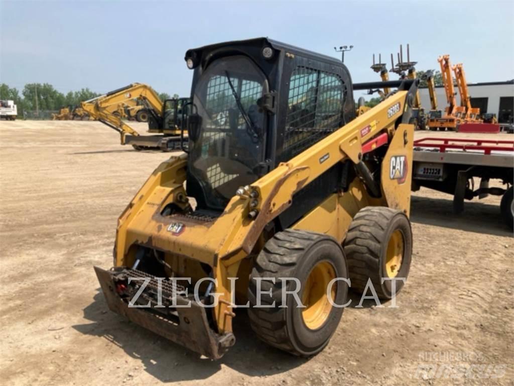 CAT 262D3 لوادر انزلاقية التوجيه