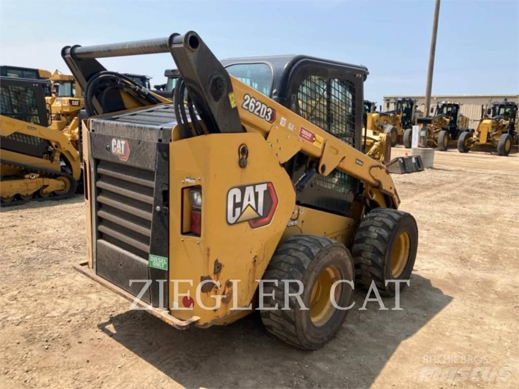 CAT 262D3 لوادر انزلاقية التوجيه