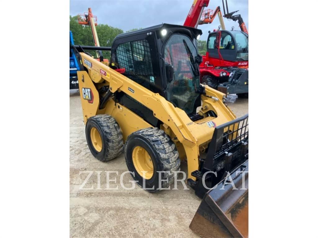 CAT 262D3 لوادر انزلاقية التوجيه