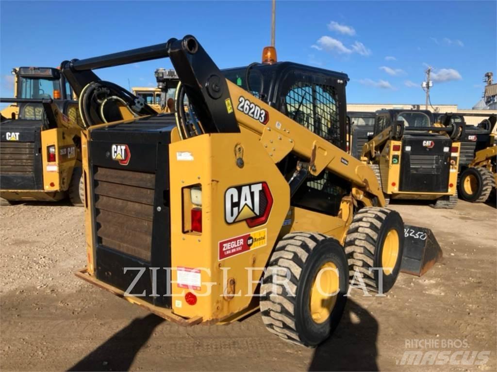 CAT 262D3 لوادر انزلاقية التوجيه