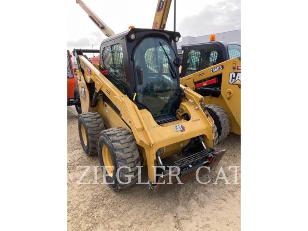 CAT 262D3 لوادر انزلاقية التوجيه