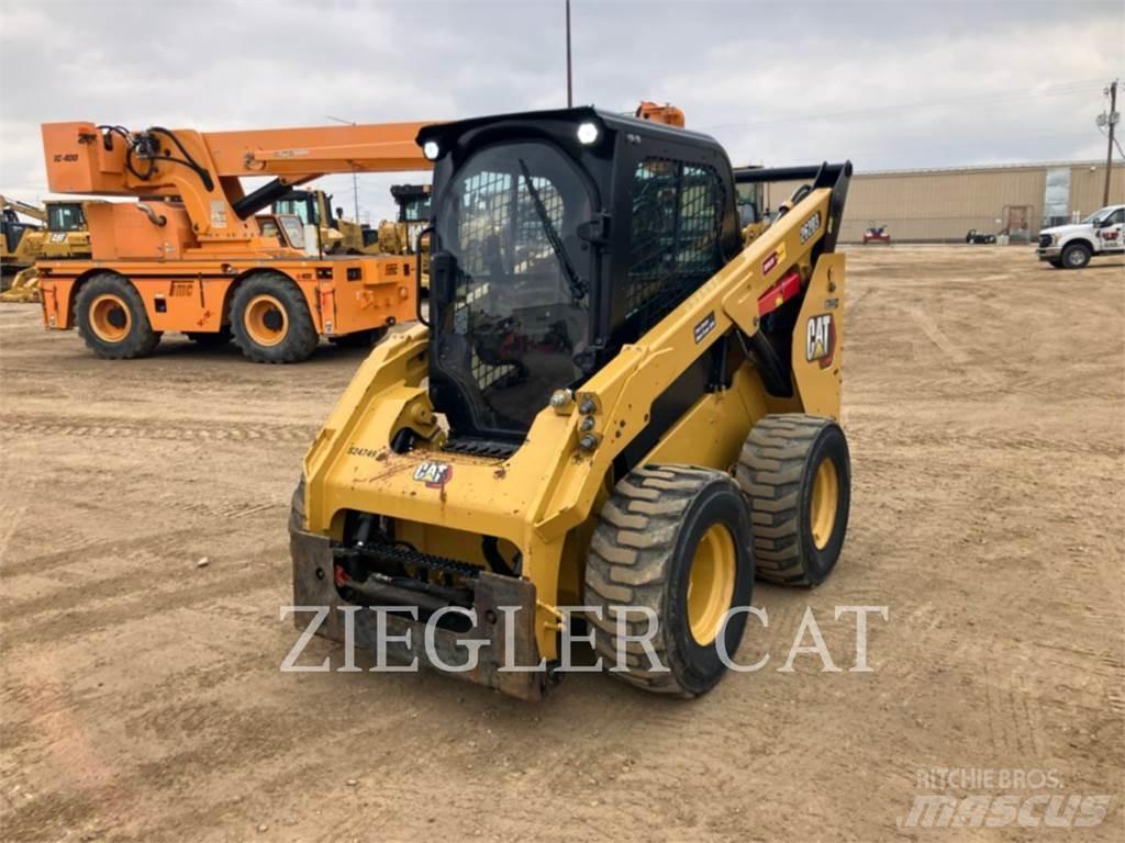 CAT 262D3 لوادر انزلاقية التوجيه