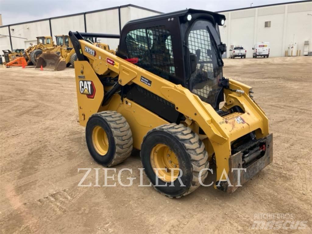 CAT 262D3 لوادر انزلاقية التوجيه