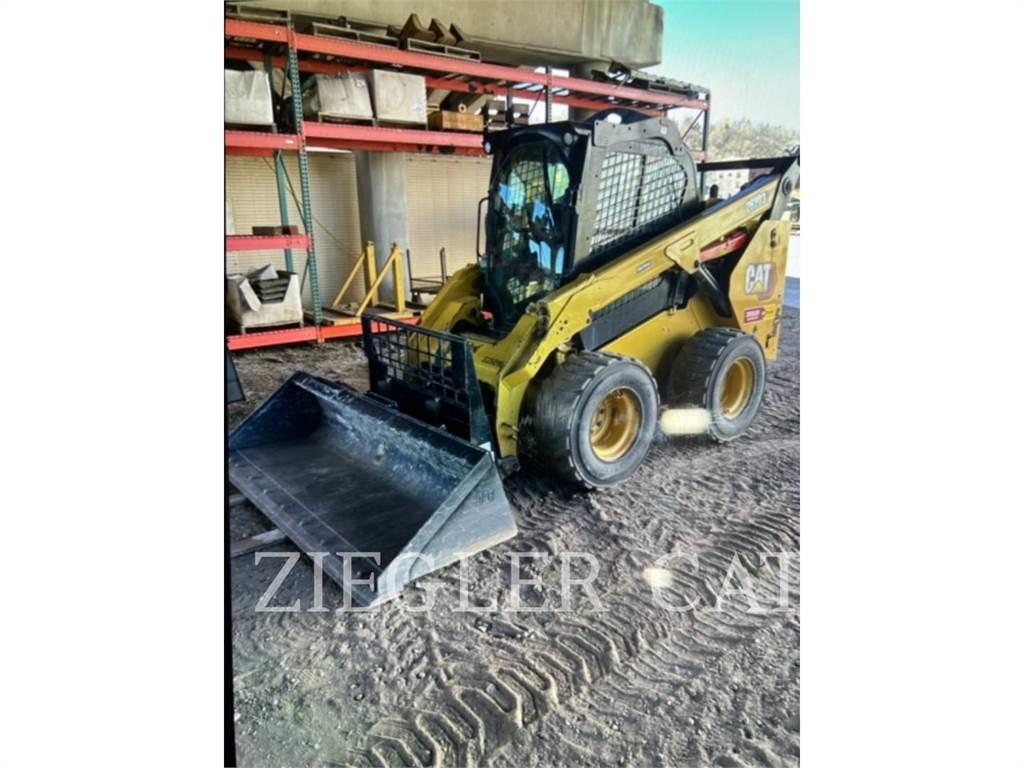 CAT 262D3 لوادر انزلاقية التوجيه