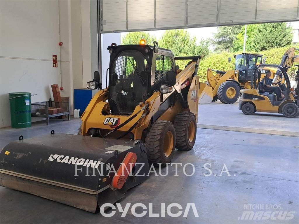 CAT 262D3 لوادر انزلاقية التوجيه