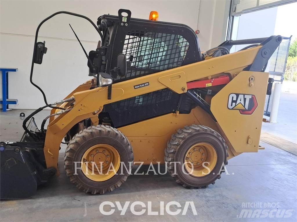 CAT 262D3 لوادر انزلاقية التوجيه