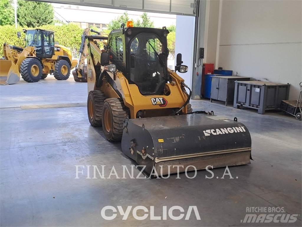 CAT 262D3 لوادر انزلاقية التوجيه