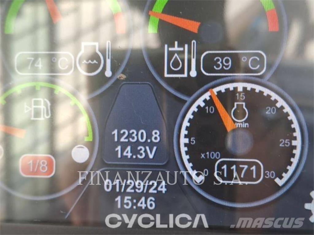 CAT 262D3 لوادر انزلاقية التوجيه
