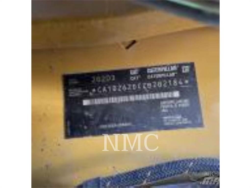 CAT 262D3 لوادر انزلاقية التوجيه