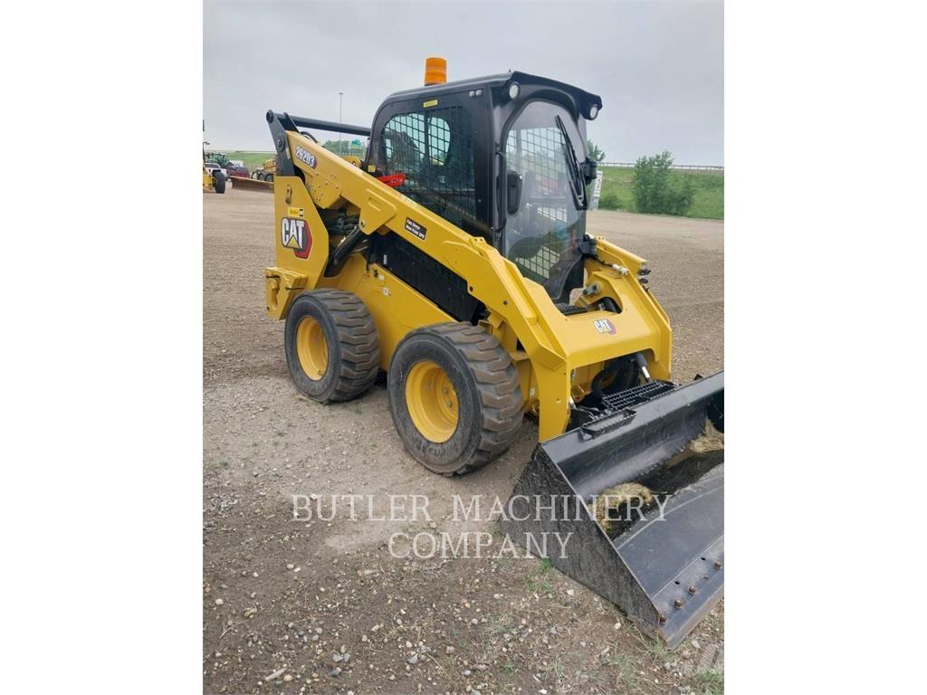 CAT 262D3 لوادر انزلاقية التوجيه