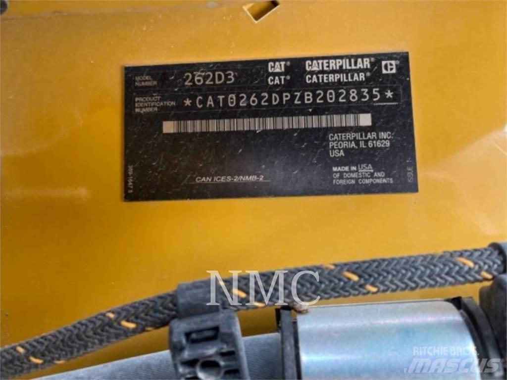 CAT 262D3 لوادر انزلاقية التوجيه
