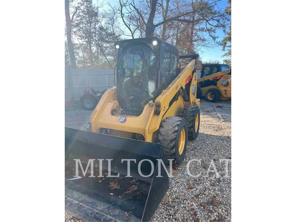 CAT 262D3 لوادر انزلاقية التوجيه