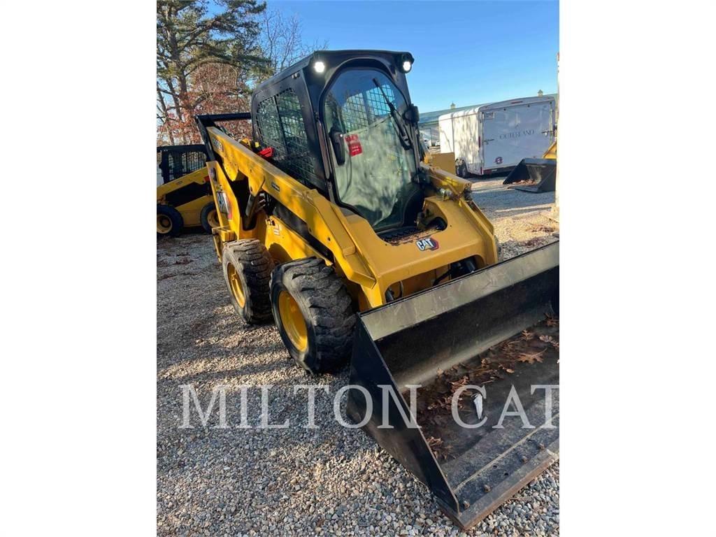 CAT 262D3 لوادر انزلاقية التوجيه