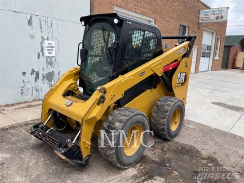 CAT 262D3 لوادر انزلاقية التوجيه