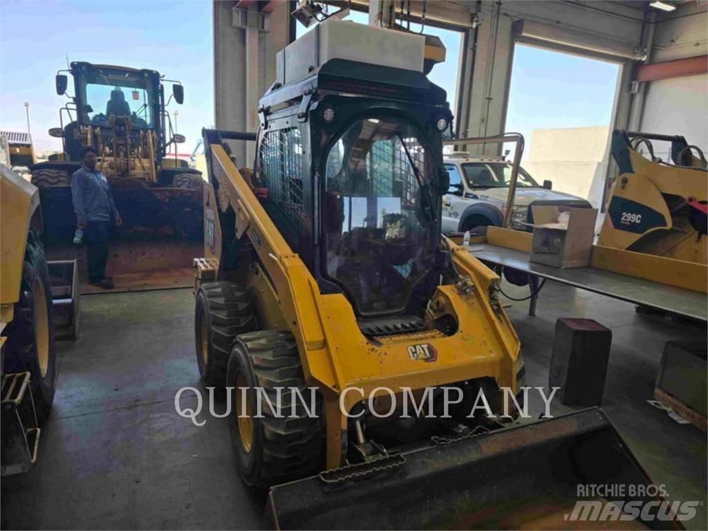 CAT 262D3 لوادر انزلاقية التوجيه