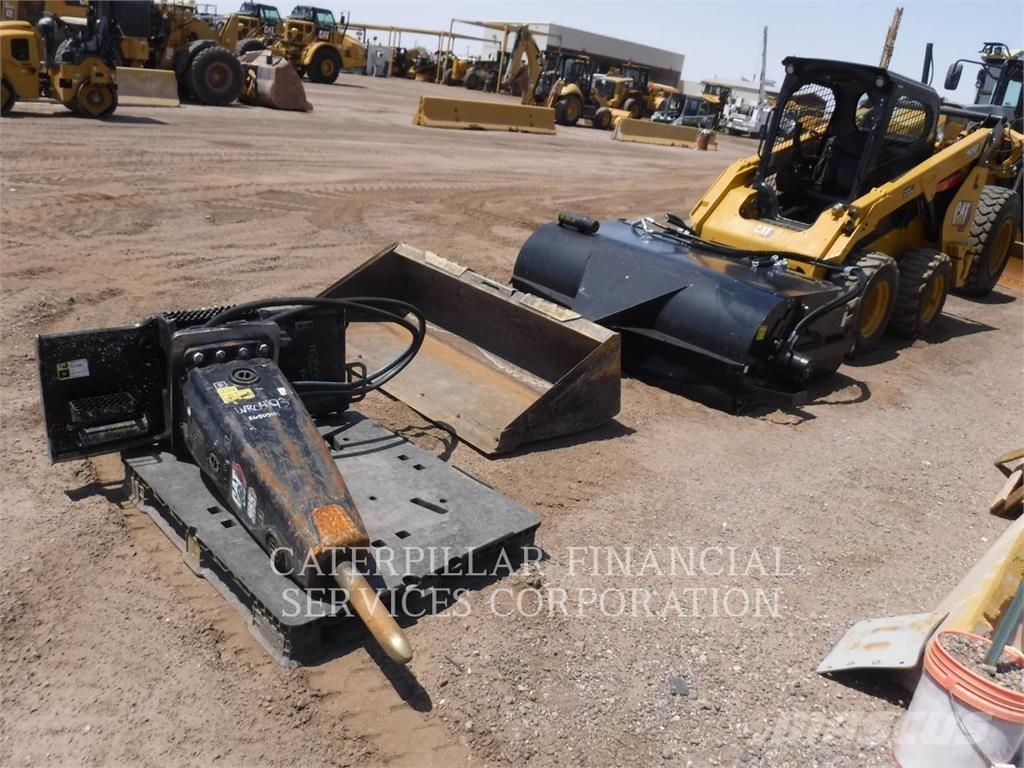 CAT 262D3 لوادر انزلاقية التوجيه