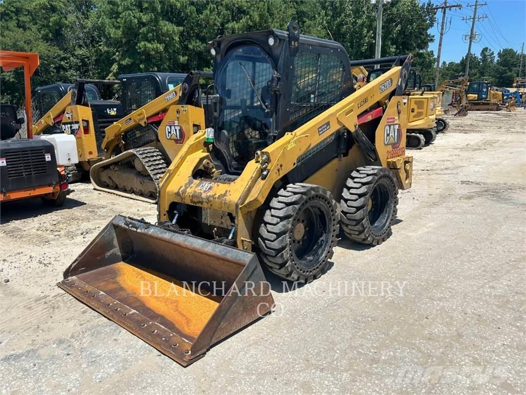 CAT 262D3 لوادر انزلاقية التوجيه