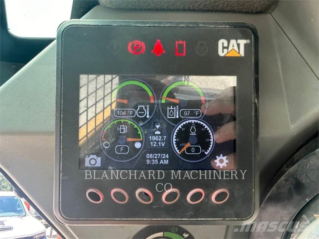CAT 262D3 لوادر انزلاقية التوجيه