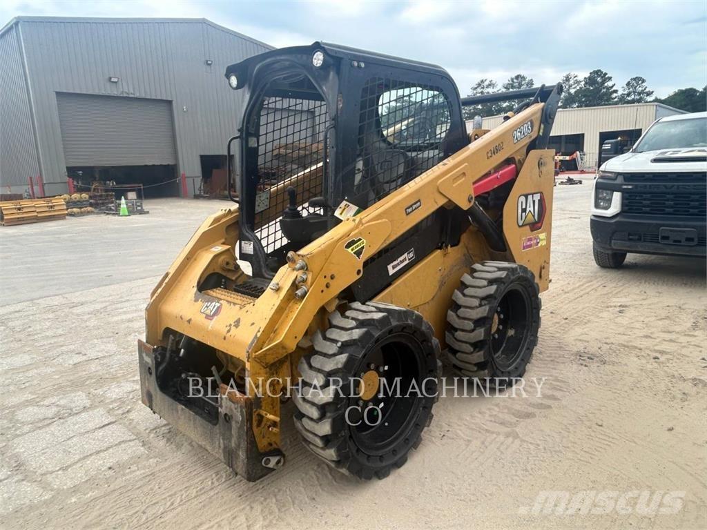 CAT 262D3 لوادر انزلاقية التوجيه