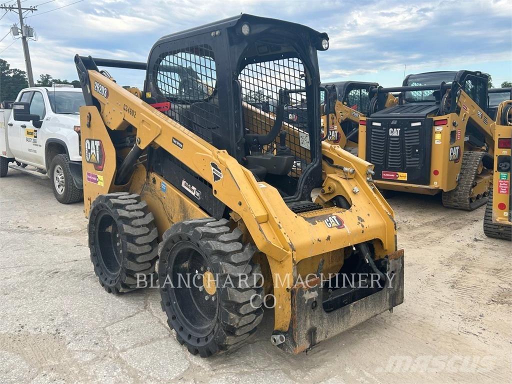 CAT 262D3 لوادر انزلاقية التوجيه
